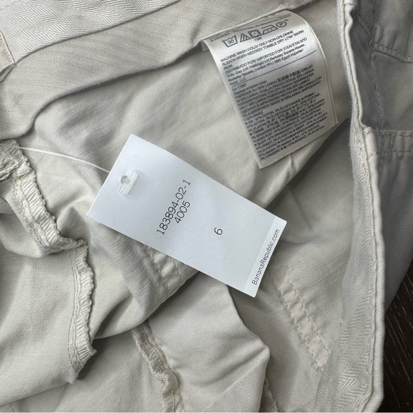 Banana Republic Boyfriend Rolled Cuff Chino Pant Size 6 NWT Cream Khaki - Picture 11 of 11